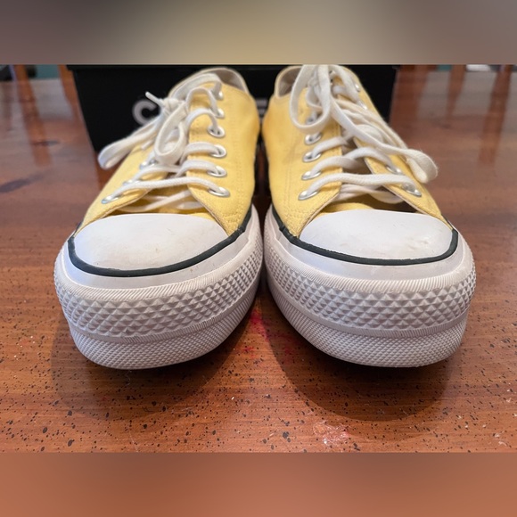 Converse Lift Ox Butter Yellow/White/Black - Size Women's 9 - Picture 5 of 12